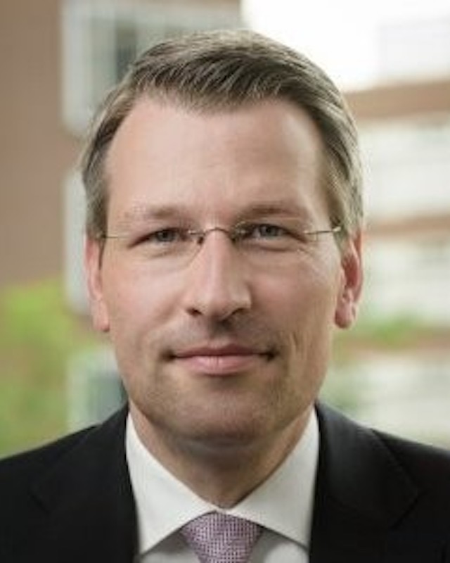 Dr. Nils Kaschner